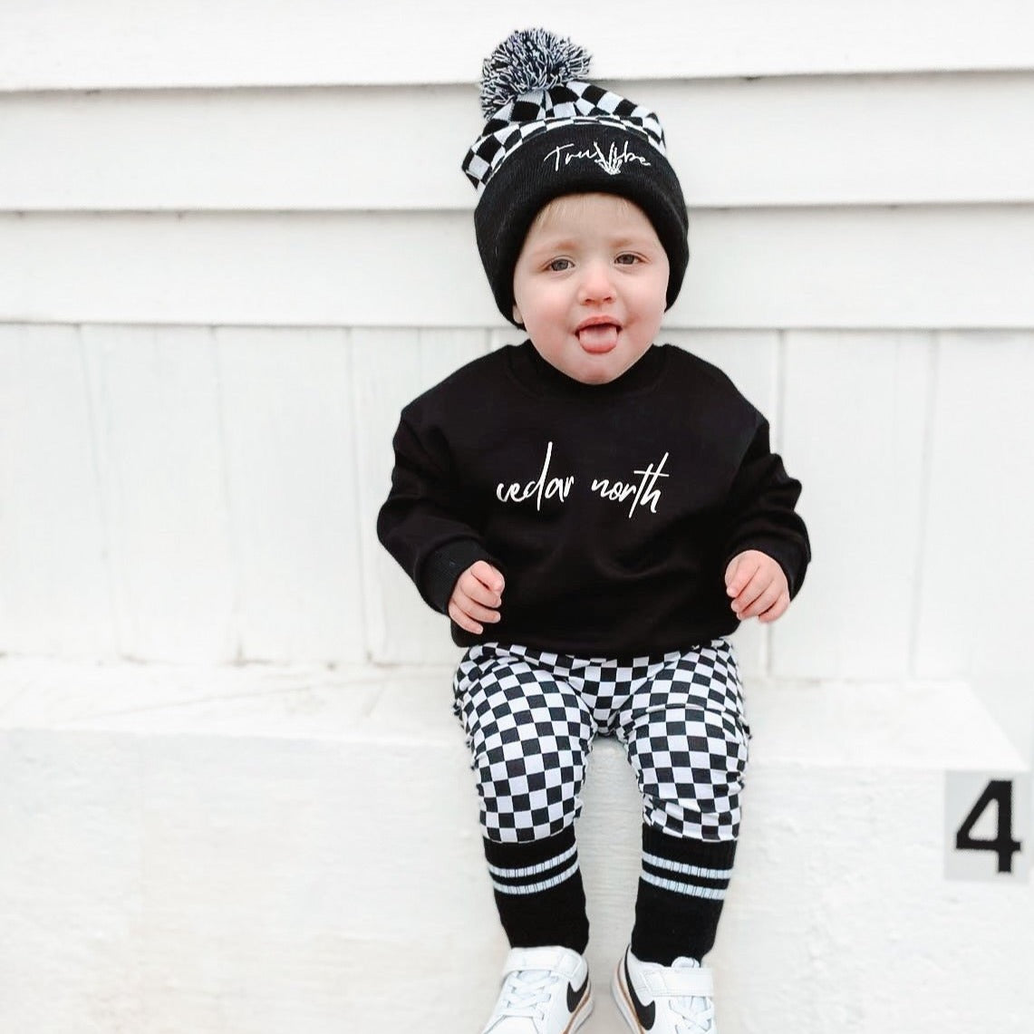 SCRIPT CREWNECK - Cedar North